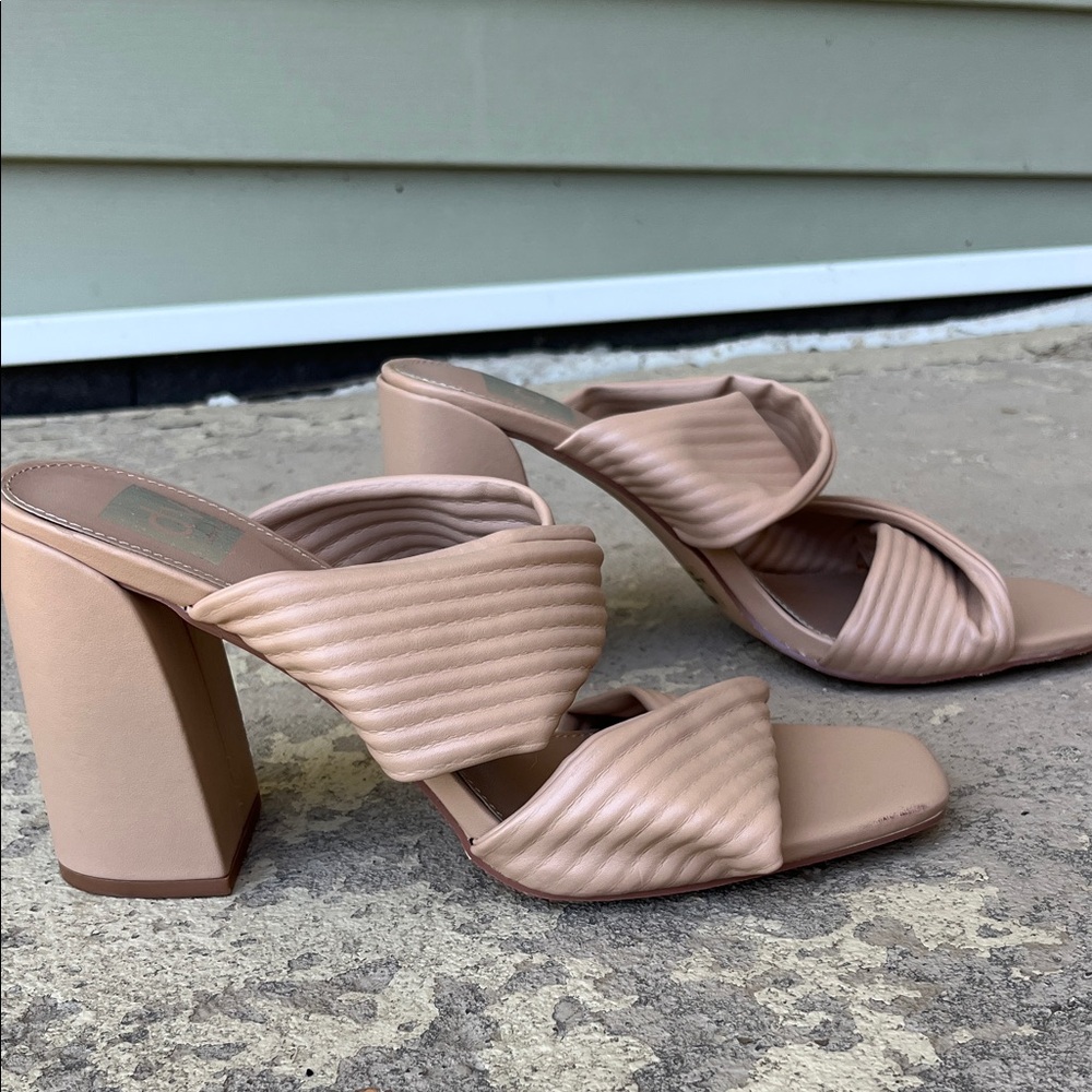Dolce Vita beige Block Heel Sandals